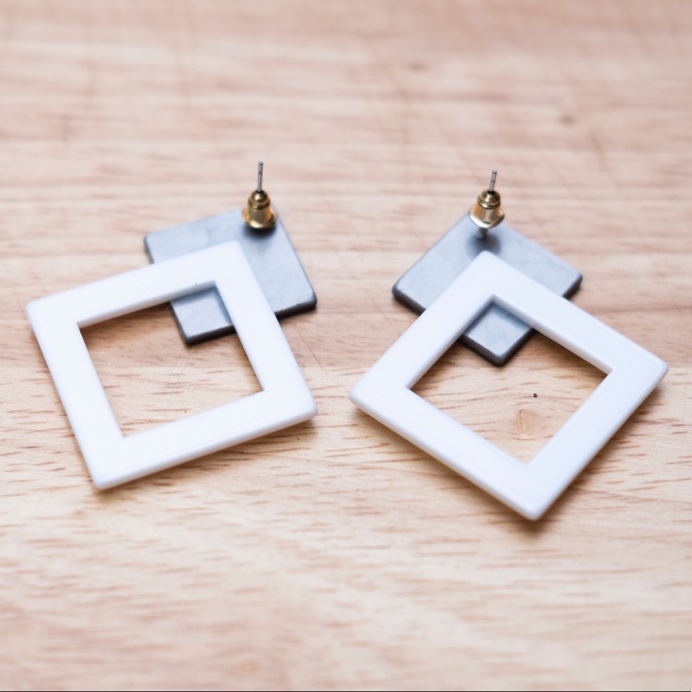 Earrings - Picture 3 of 4